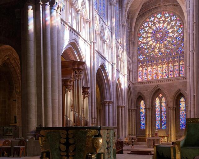 photo le chœur de la cathédrale saint-vincent de saint-malo. © p.lack – stock.adobe.com