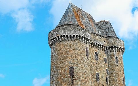 Parmi les incontournables malouins, la fameuse tour Solidor dans le quartier de Saint-Servan.